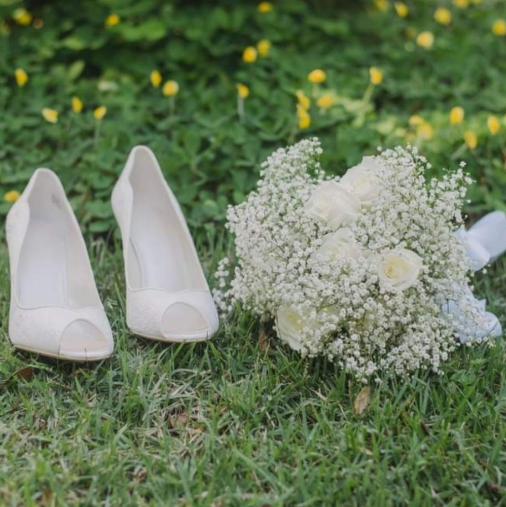 David's bridal wedding shoes, white lace, pumps, worn once, size 10